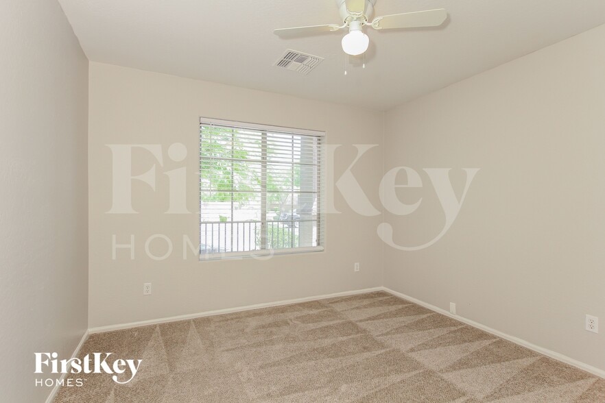 Building Photo - 5033 W Nancy Ln