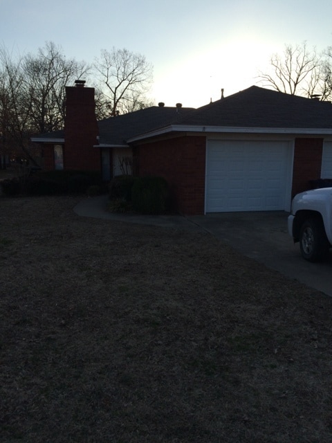 Primary Photo - 8607-8607 Southridge Dr