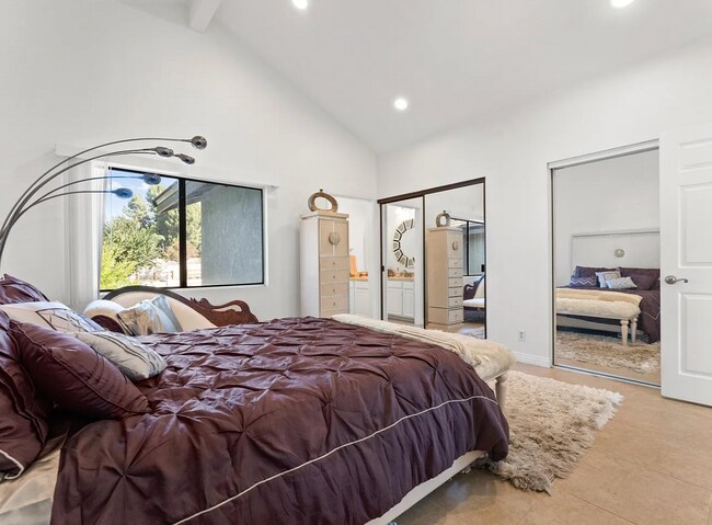 Building Photo - 13 Heather Hill Ln