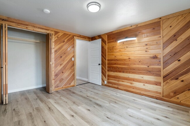 Building Photo - Gallatin Gateway Rental Just Steps from the River
