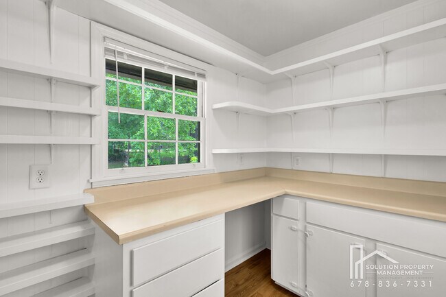 Building Photo - 1870 Gherry Dr