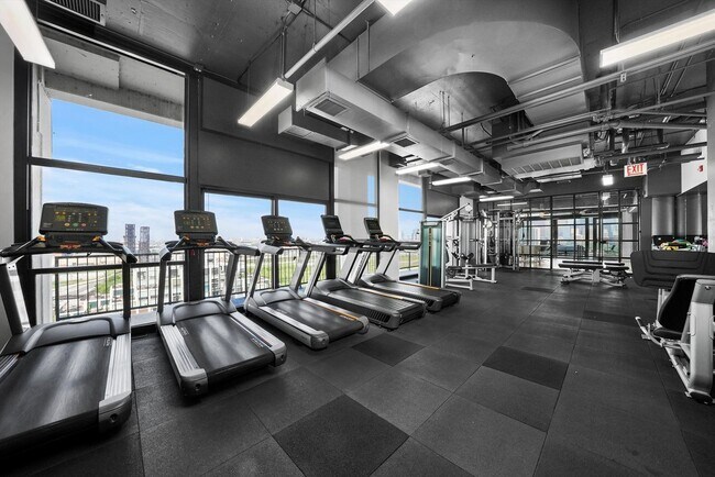 Building Photo - 1530 S State St