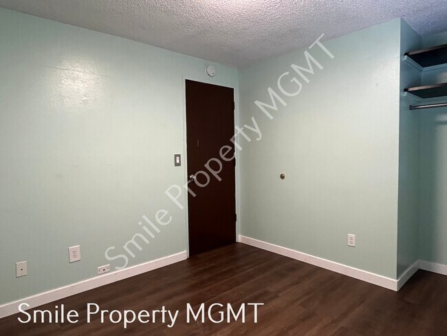 Building Photo - 3819 SE 130th Ave
