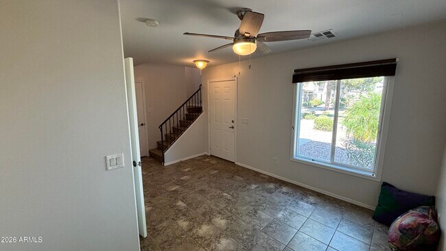 Building Photo - 2125 E Huntington Dr