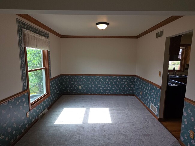 Building Photo - 4 bedroom home in Pleasant Prairie