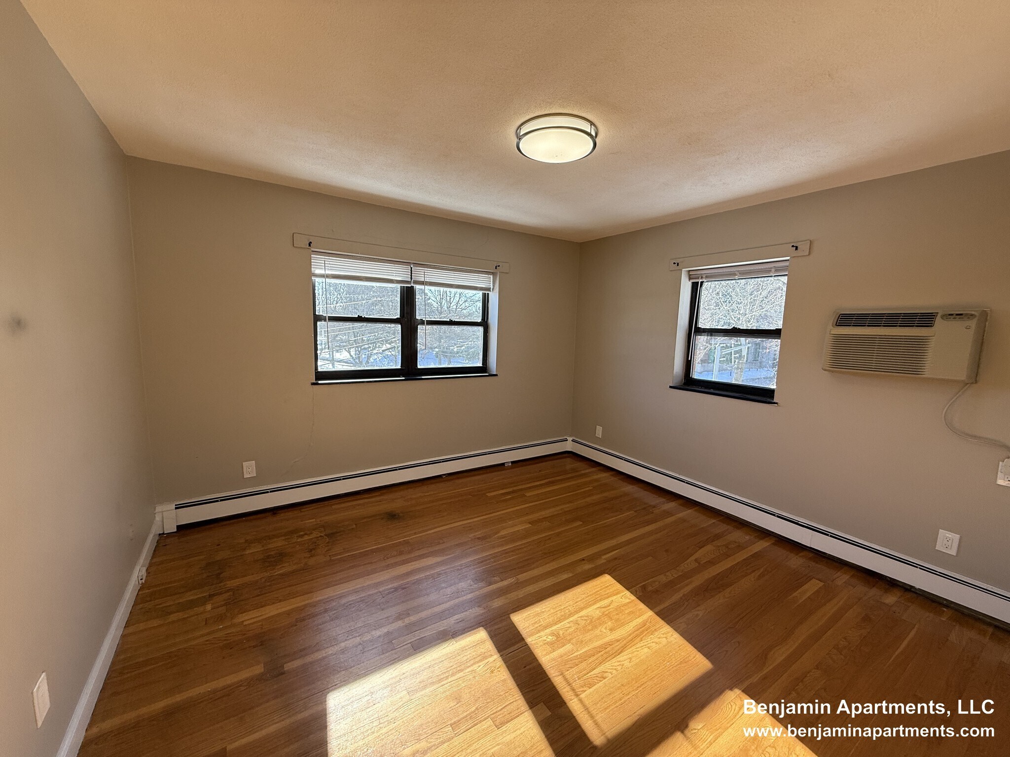 Building Photo - 274 Grove St