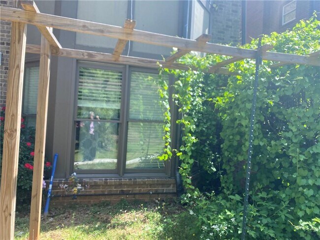 Building Photo - 3816 Chamblee Dunwoody Rd