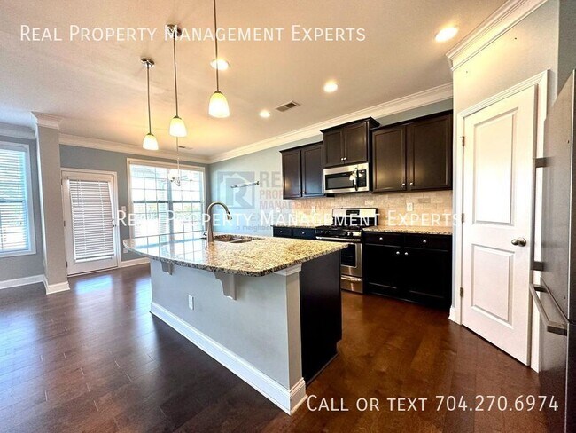 Building Photo - 7839 Sawgrass Ln