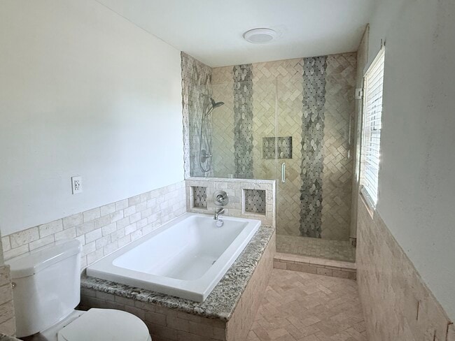 Building Photo - 6718 Cypress Lake Dr