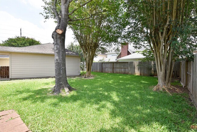 Building Photo - 3510 Water Locust Dr