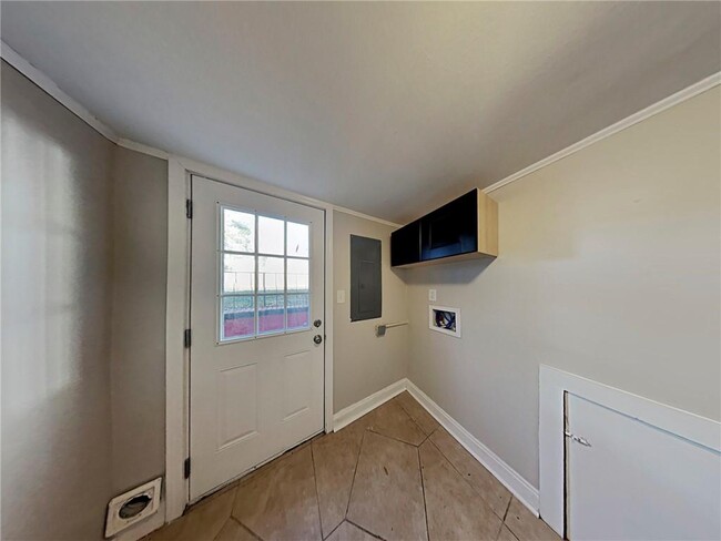 Building Photo - 3148 Thrasher Cir