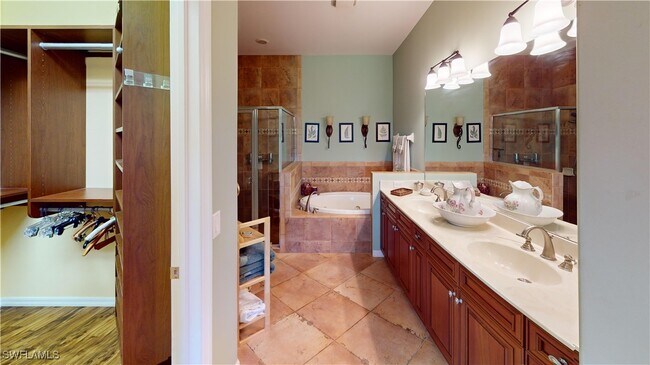 Building Photo - 9364 Trieste Dr