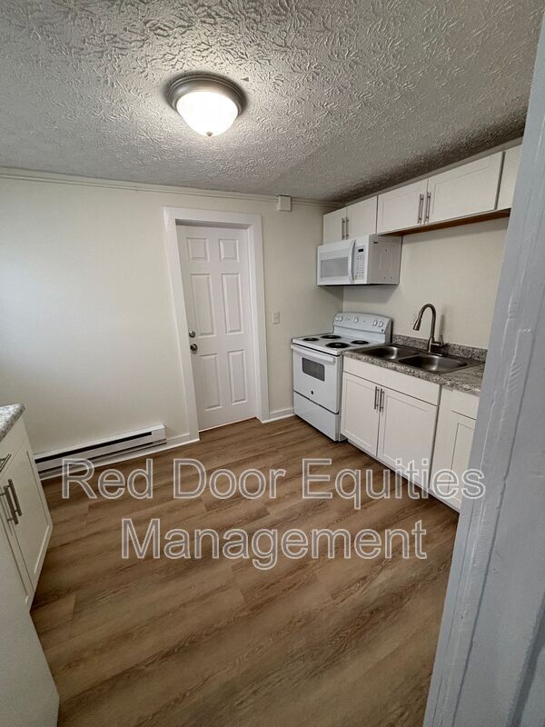 Building Photo - 522 N High St