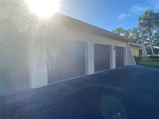 Building Photo - 3625 Longmeadow
