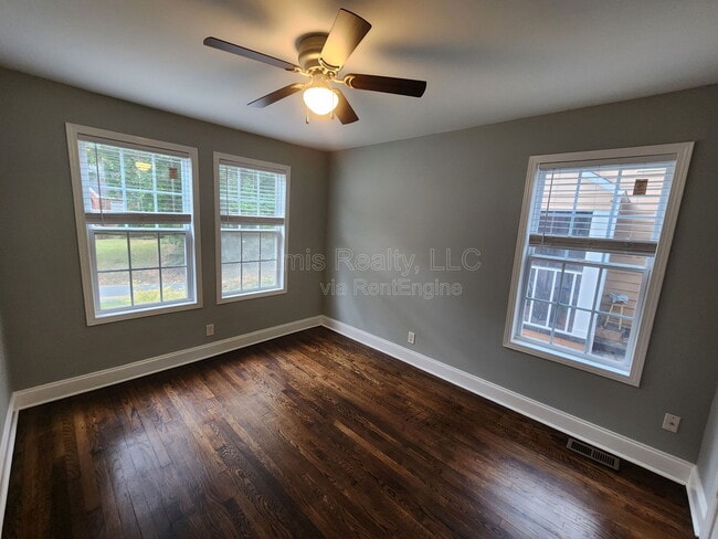 Building Photo - 1733 Beecher St SW