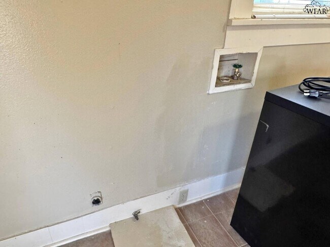 Building Photo - 1825 11th St