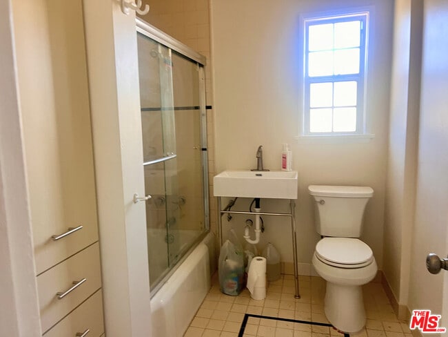 Building Photo - 2333 S Garth Ave