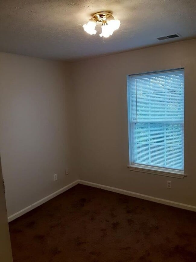 Building Photo - Gorgeous 2 Bedroom, 1 Bathroom Apartment at Millcreek Terrace