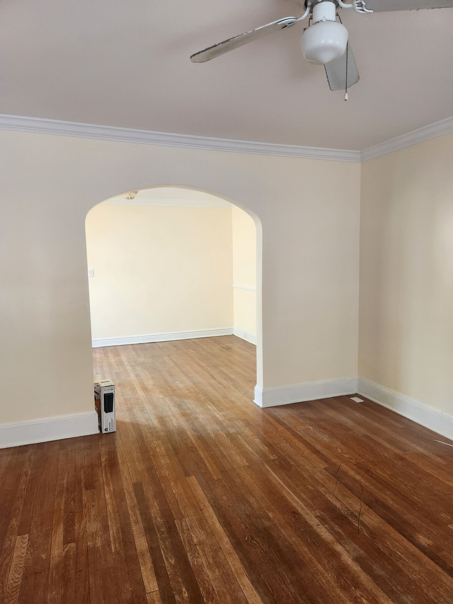 1/2 LIVING RM - 85 Manhattan Ave