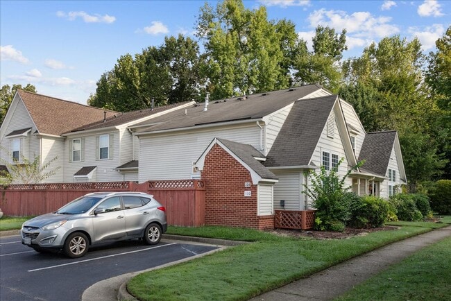 Building Photo - 3BR Townhouse | Main-Level Primary Suite | Gables at York County | Near Langley AFB & NASA