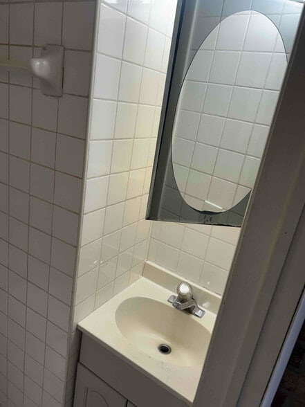 Building Photo - 120 N Main St