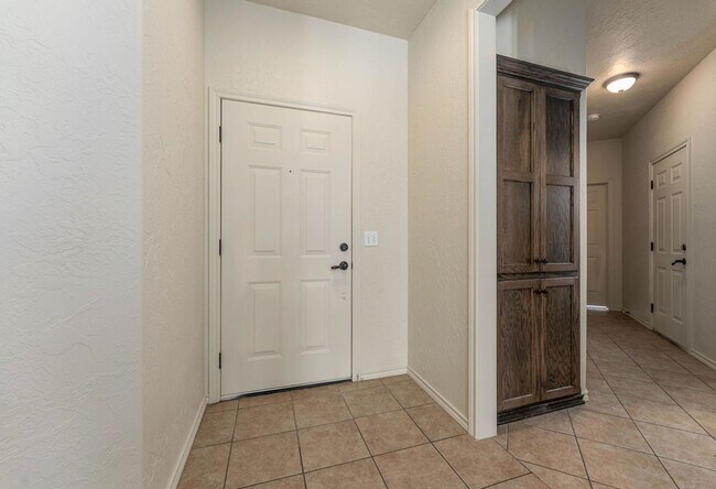 Building Photo - Spacious home in Moore schools- PEACEFUL L...