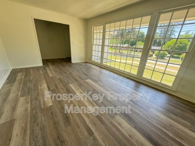 Building Photo - 210 Playa Del Ray Dr