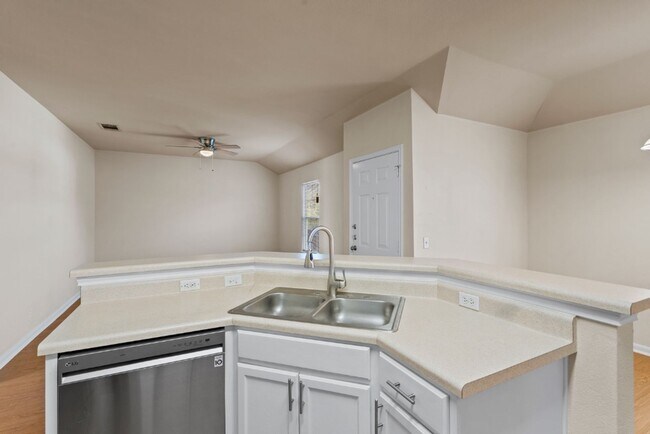 Building Photo - 3301 El Salido Pkwy