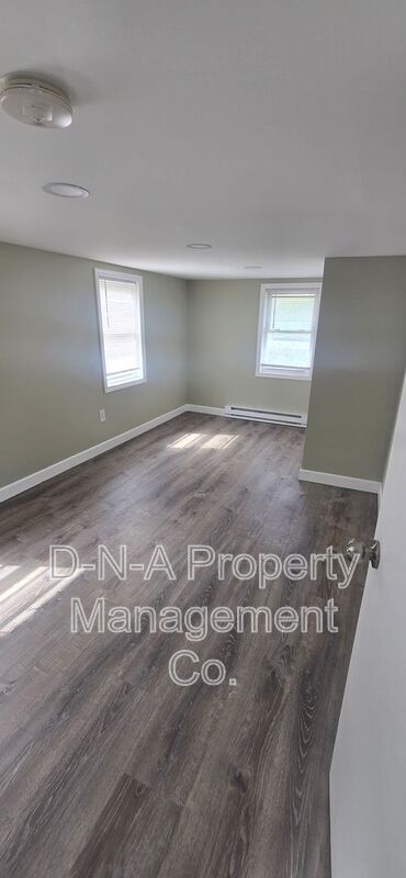 Building Photo - 580 Interchange Rd