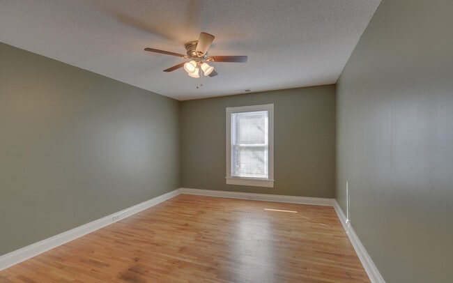 Building Photo - 113 Prospect St