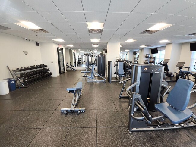 Building Photo - Modern 1BR Condo with Amenities in Prime Buckhead Location