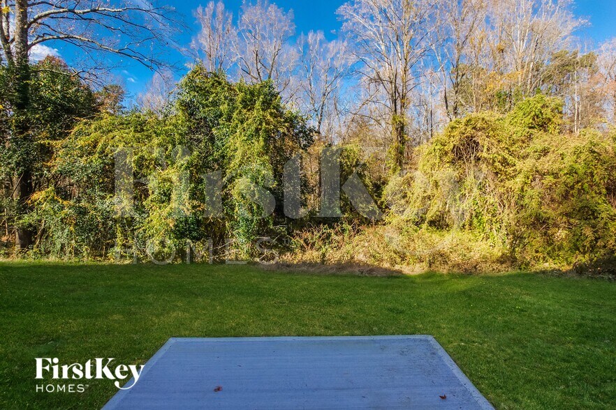 Building Photo - 6631 Rockwell Blvd W