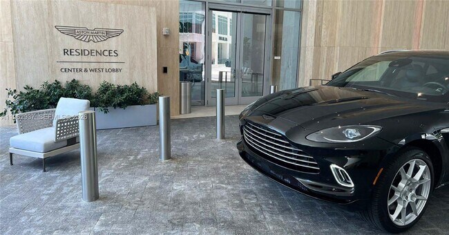 Building Photo - 300 Biscayne Blvd Way