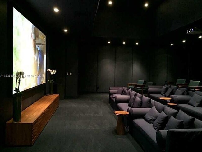 Building Photo - 1300 Brickell Bay Dr