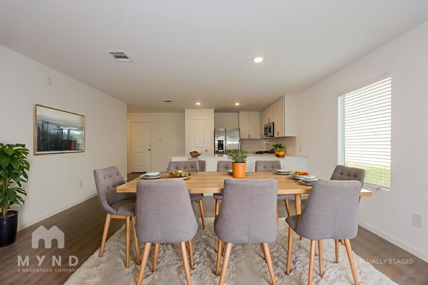 Building Photo - 2700 Ctr Crk Ln