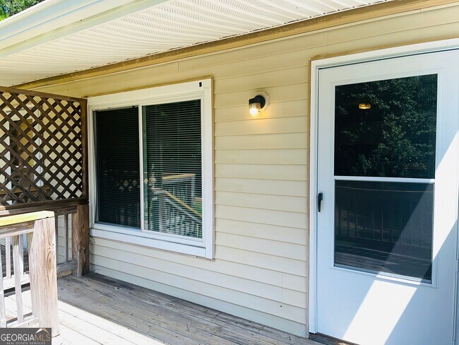 Building Photo - 45 Westgate Cir