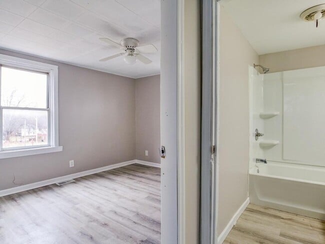 Building Photo - 3 Bedroom Home in Aliquippa