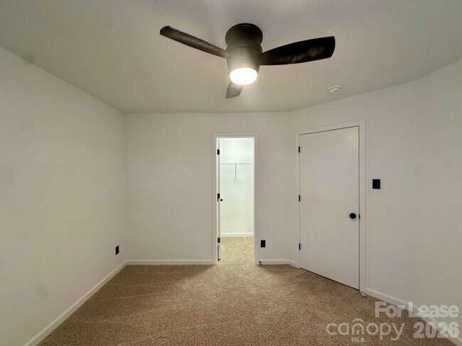 Building Photo - 340 Zander Woods Ct