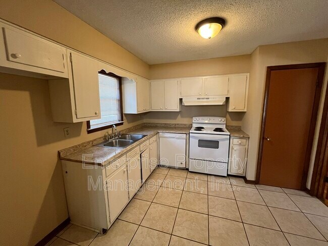 Building Photo - 3539 Glenshaw Dr