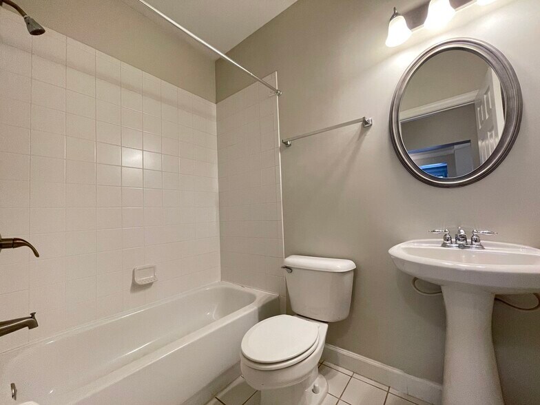 Full bathroom in downstairs - 2650 Royston Dr