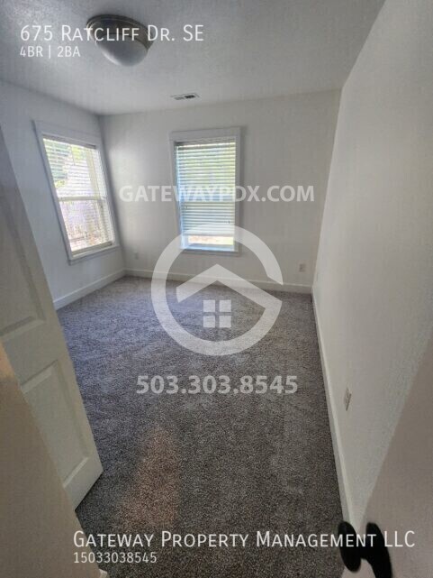 Building Photo - 675 Ratcliff Dr SE