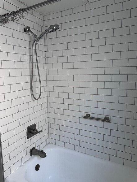 Building Photo - 3251 S Springfield Ave