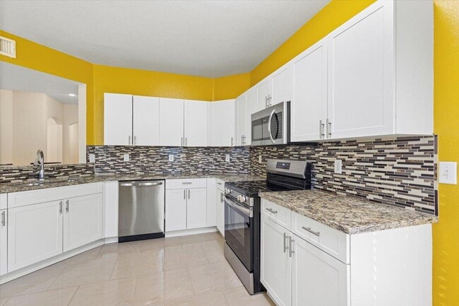 Building Photo - 110 SW Peacock Blvd