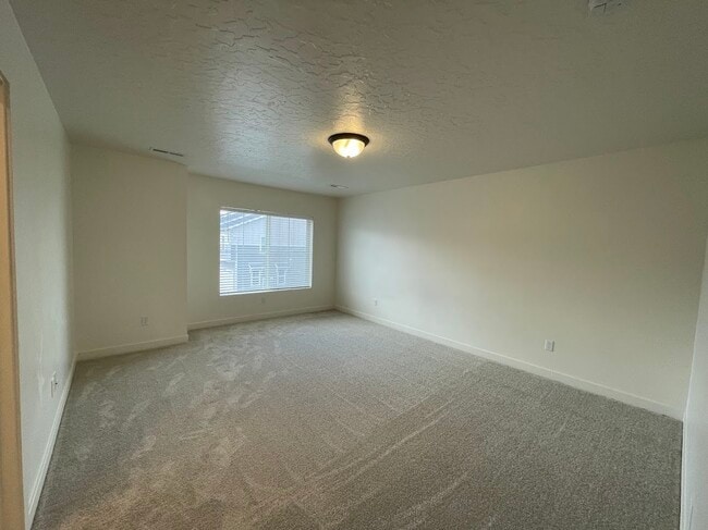 Building Photo - 4360 Hurstbourne Dr