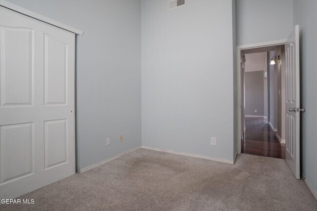 Building Photo - 12509 Twin Leaf Dr