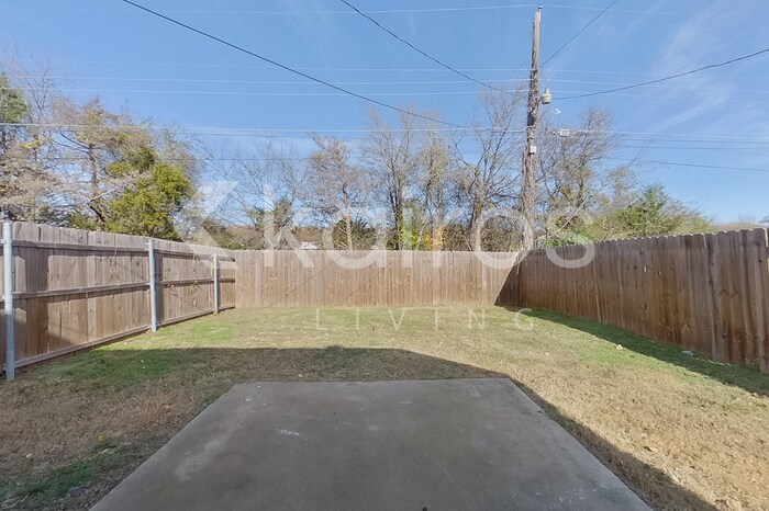 Building Photo - 11811 Asher Ln