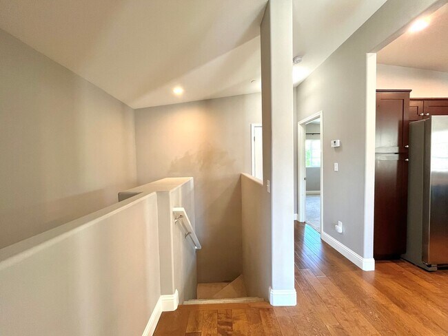 Building Photo - 267 Via las Casitas