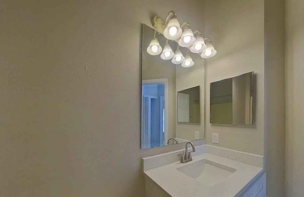 Building Photo - 2412 Cedarfield Ln