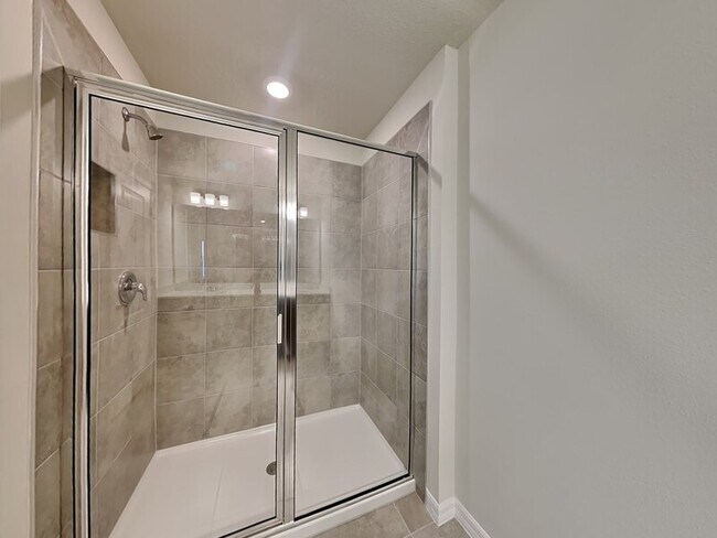 Building Photo - 3109 Emerald Acrs Ln