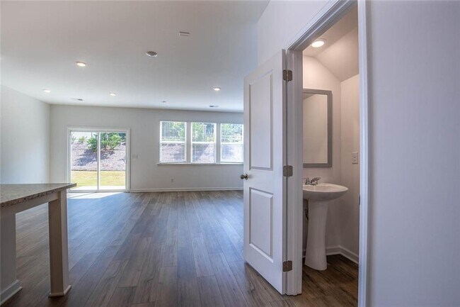 Building Photo - 2425 Livi Ln